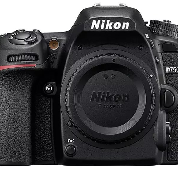 Nikon D7500 גוף בלבד Dslr (רפלקס) מצלמת ניקון
